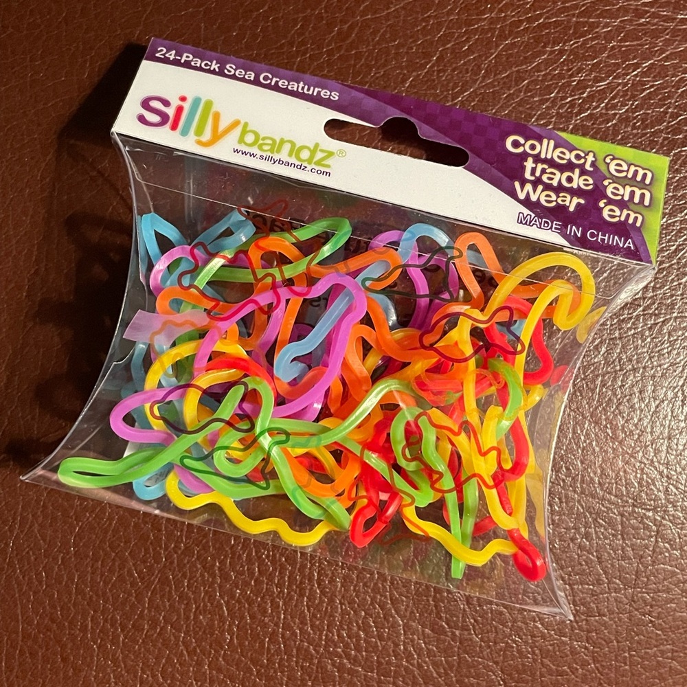Silly Bandz 24 Pack Sea Creatures Bracelets Y2K Collectable Bands Rainbow Animal